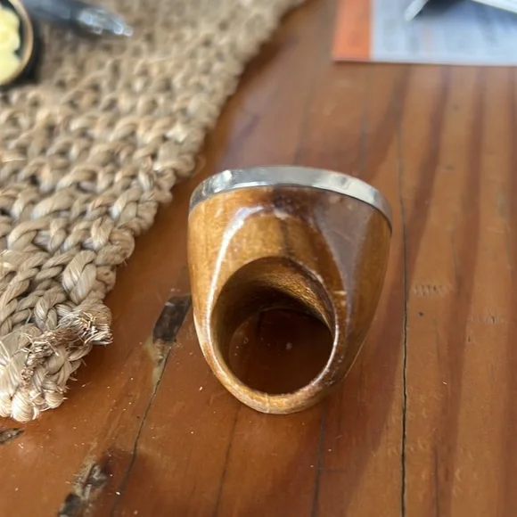 Italian Cameo wood ring - Picture 4 of 6